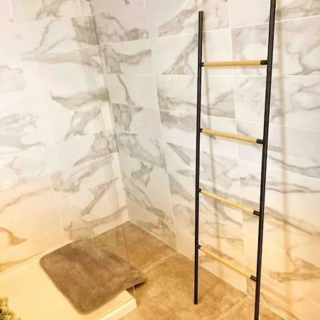 Shiny In The Center * Fuzeta